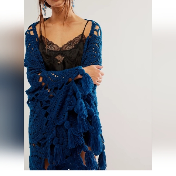 Blue Crochet Tassel Shawl - Picture 2 of 4